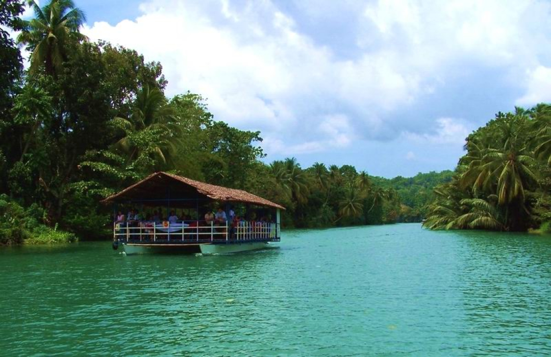 Loboc Floating Restaurant